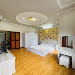 Nhà mới 2 lầu full nội thất KdC Nam Long