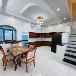 Nhà mới 2 lầu full nội thất KdC Nam Long