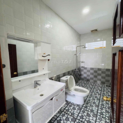 Nhà mới 2 lầu full nội thất KdC Nam Long