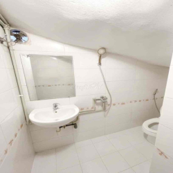 MẶT BẰNG RIÊNG BIỆT – CÓ SÂN ĐỂ XE – GẦN KHU CHUNG CƯ VÀ ĐƯỜNG LỚN