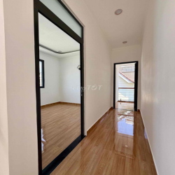 NHÀ ĐẸP NGAY TRUNG TÂM . SỔ RIÊNG SẴN