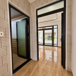 NHÀ ĐẸP NGAY TRUNG TÂM . SỔ RIÊNG SẴN