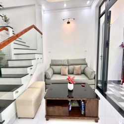 NHÀ ĐẸP NGAY TRUNG TÂM . SỔ RIÊNG SẴN