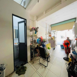 Mặt Bằng mặt tiền đường lớn gần chợ, ngã 4 nước đá tiện KD buôn bán