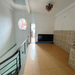 Nhà nguyên căn đường Gò Dầu 6x12m, đúc 3 tấm 4pn mới