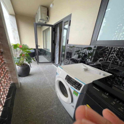 căn hộ 1 ngủ cạnh Hồ Tây 60 m full đồ ở luôn
