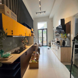 Cho thuê toà nhà mặt tiền Phạm Ngọc Thạch, Thủ Dầu Một, Bình Dương   -