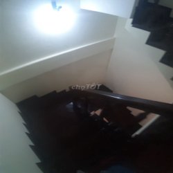 Cho thuê nhà ngõ 112 Hoàng Quốc Việt,  Dt 50m2 x 4 tầng ô tô đậu cửa,