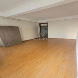 Cho thuê phòng ở tầng 4 giá rẻ