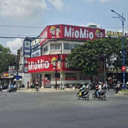 Cho thuê toà nhà góc ngã tư đường tên lửa 1000m2