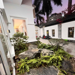 Cho thuê biệt thự khu Tên Lửa Aeon, góc 2MT đường Số 13C, DT 12 x 20m,