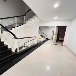 Cho thuê biệt thự khu Tên Lửa Aeon, góc 2MT đường Số 13C, DT 12 x 20m,