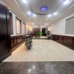 Cần cho thuê nhà góc 2MT 563B Nguyễn Đình Chiểu P.2 Quận 3