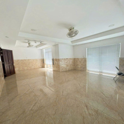 Văn phòng 30m2 MẶT TIỀN Dương Quảng Hàm – có cafe – 6.x triệu