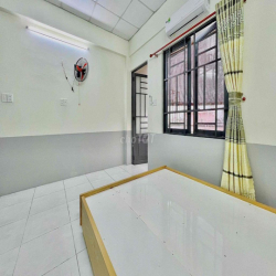 CĂN HỘ ĐẦY ĐỦ NỘI THẤT CÓ BAN CÔNG - THANG MÁY GẦN NGÃ TƯ BỐN XÃ