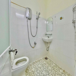 CĂN HỘ ĐẦY ĐỦ NỘI THẤT CÓ BAN CÔNG - THANG MÁY GẦN NGÃ TƯ BỐN XÃ