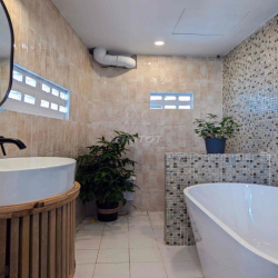 CHO THUÊ CĂN HỘ Q1 - MẶT TIỀN HAI BÀ TRƯNG - RỘNG (60m2) - FULL NT