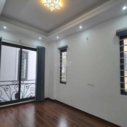 CHO THUÊ NHÀ NGUYÊN CĂN BÁT KHỐI  -LONG BIÊN