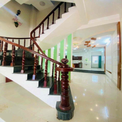 NHÀ CHO THUÊ: TRỆT 2 LẦU RỘNG ĐẸP  - CÓ NỘI THẤT - KDC GIÁP NAM LONG