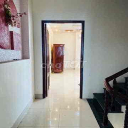 NHÀ CHO THUÊ: TRỆT 2 LẦU RỘNG ĐẸP  - CÓ NỘI THẤT - KDC GIÁP NAM LONG