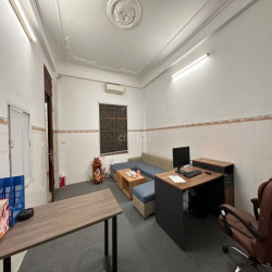 Văn phòng 40m² tại 193 Trung Kính - Cầu Giấy. Giá 4 triệu.