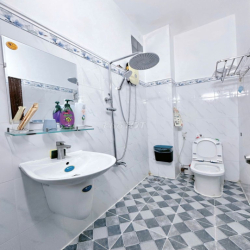 CH 1PN MẶT TIỀN TRƯỜNG SA FULL NỘI THẤT, TÁCH BẾP, BAN CÔNG VIEW SÔNG