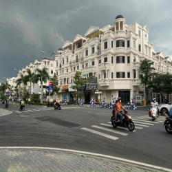 Văn phòng 35m2 cityland phường 10 có thang máy