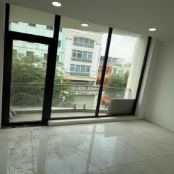 cho thuê sàn trống lầu 2 sư vạn hạnh đối diện vh mall