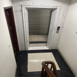Cho thuê nhà riêng ngõ 121 phố Quan Hoa, Dt 40m2 x 7 tầng có Thang máy