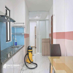 Cho thuê căn hộ 2pn 2wc thang máy bảo vệ full nt ở CMT8 Quận 10