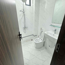 CHO THUÊ PHÒNG GIÁ RẺ NGAY BẮC HẢI CV LÊ THỊ RIÊNG FULL NỘI THẤT