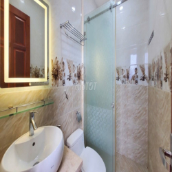 Căn hộ ban công thoáng có thang máy, hầm xe, bảo vệ 
