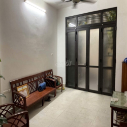 Nhà ngõ 29 phố Dịch Vọng, Diện tích 45m2 x 5 tầng có nội thất 