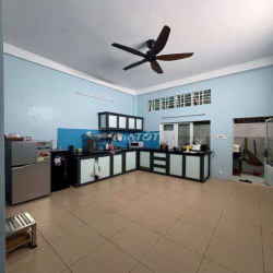 Nhà 1 Trệt 2 lầu sân thượng 4x16m 4 Phòng 3 wc đường 102 Cao Lỗ