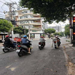 mặt tiền Trần Văn Kiểu đang sơn sửa mới 