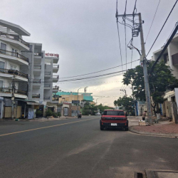 cho thuê nguyên căn 3.5 lầu HXH nhà như mới sẳn 4 máy lạnh
