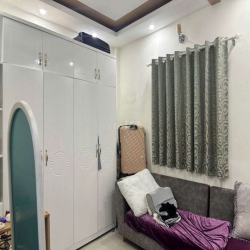 cho thuê nguyên căn 3.5 lầu HXH nhà như mới sẳn 4 máy lạnh
