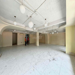 Cho thuê mặt bằng lầu 1 250m2 sàn