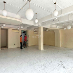 Cho thuê mặt bằng lầu 1 250m2 sàn