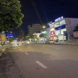 Nhà mặt tiền Phan Đăng Lưu dtsd 300 m2