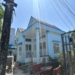 Cho thuê nhà sân vườn rộng 300 m2