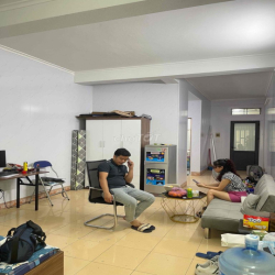 cho thuê căn hộ tầng 2