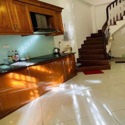 Nhà Ái Mộ Bồ Đề 35m-3 ngủ full đồ 12tr/tháng