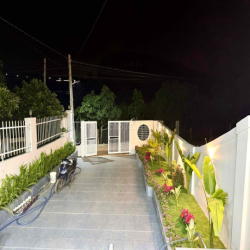 Chính chủ bán nhà mới xây, nội thất đầy đủ