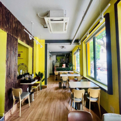 TOÀ NHÀ 6 TẦNG MẶT TIỀN 20M NẰM NGAY HỒ CON RÙA - TRẦN CAO VÂN Q3