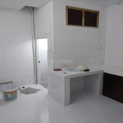 NHÀ ĐẸP HẺM XE HƠI 3.2X10M LẦU 2PN 2WC QUANG TRUNG P8 GV