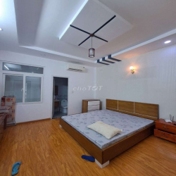 CHO THUÊ NHÀ KHU VIP 4X14, ĐÚC 5 TẦNG, HẺM THÔNG XE HƠI, GIÁ 17TR/THG