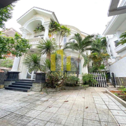 Cho thuê Villa sân vườn view Landmark 41 triệu