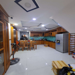 CHO THUÊ NHÀ KHU VIP 4X14, ĐÚC 5 TẦNG, HẺM THÔNG XE HƠI, GIÁ 17TR/THG