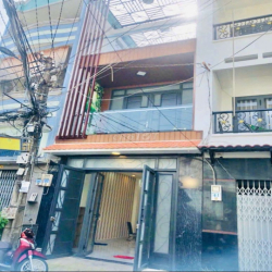 4 PHÒNG HẺM XE TẢI NGAY ỦY BAN QUẬN 